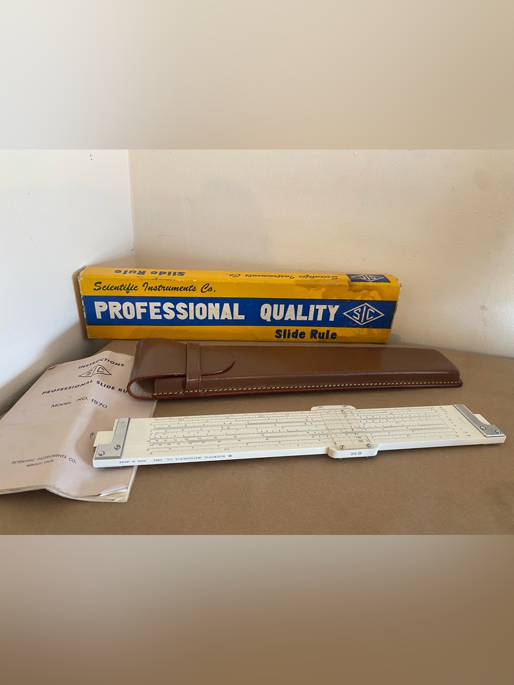 Slide Rule Scientific Instruments Co. Japan, Vintage No. 1570, Box/ Instructions